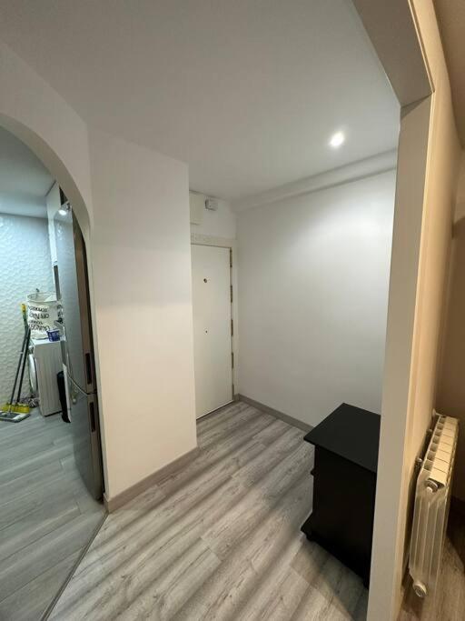 Cozy 1-Bedroom Apartment Madrid Eksteriør bilde