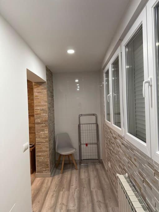 Cozy 1-Bedroom Apartment Madrid Eksteriør bilde